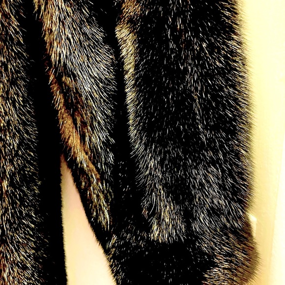 Women’s black mink coat, size medium - Picture 1 of 7